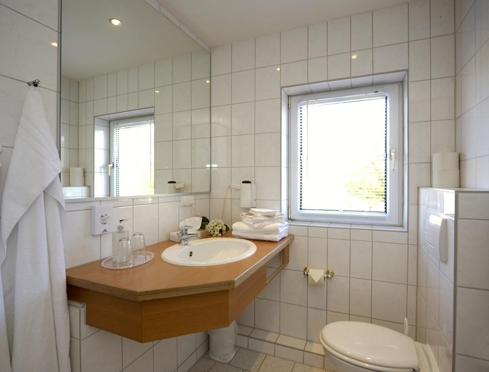 Hotel Und Restaurant "Zur Zwiebel" Peenemunde Habitación foto